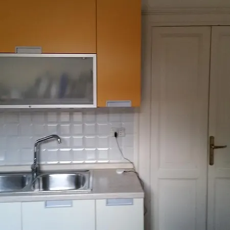 Apartment Center *